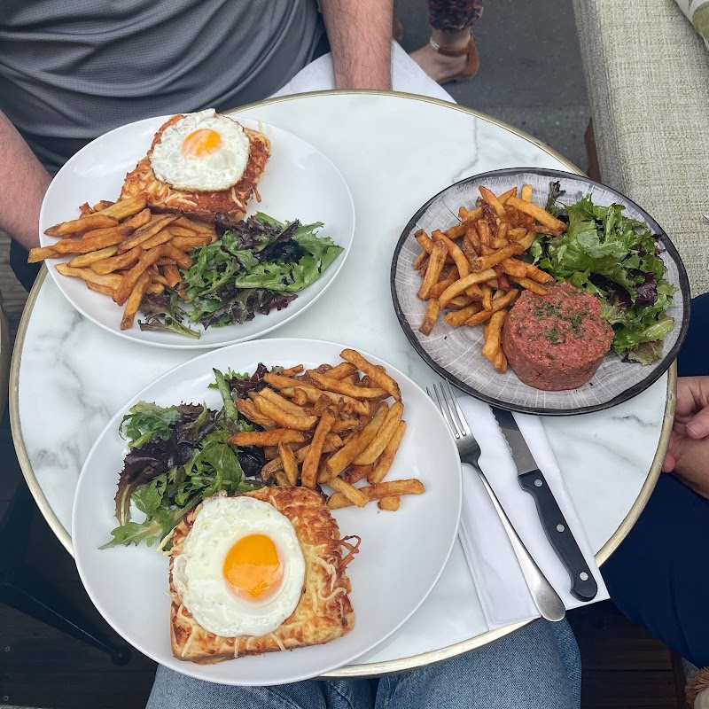 Restaurant Monsieur Bassano à Paris, France — photo 2
