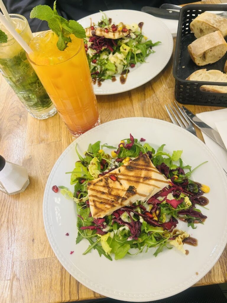 Restaurant Mont Frenchy à Paris, France