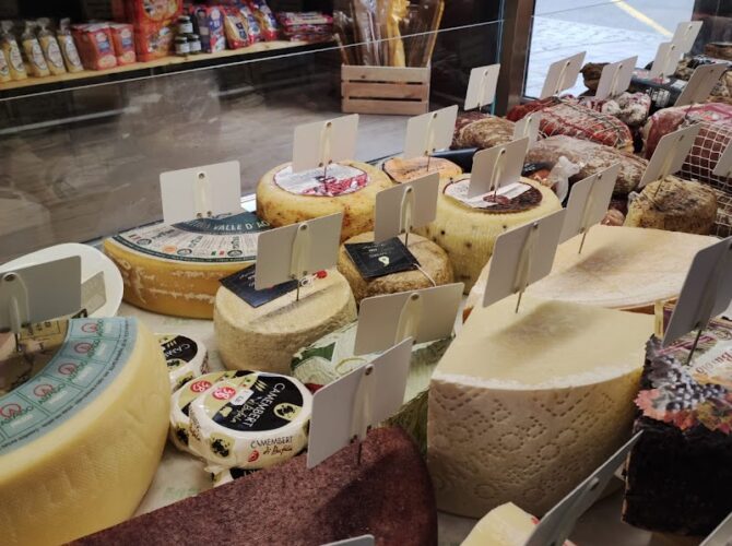 Restaurant Nino Épicerie Italienne à Reims, France