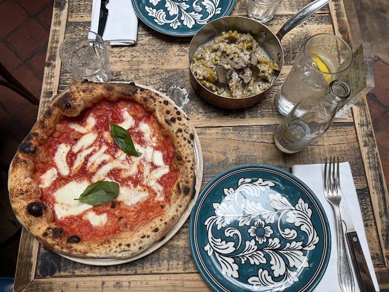 Restaurant Ober Mamma à Paris, France