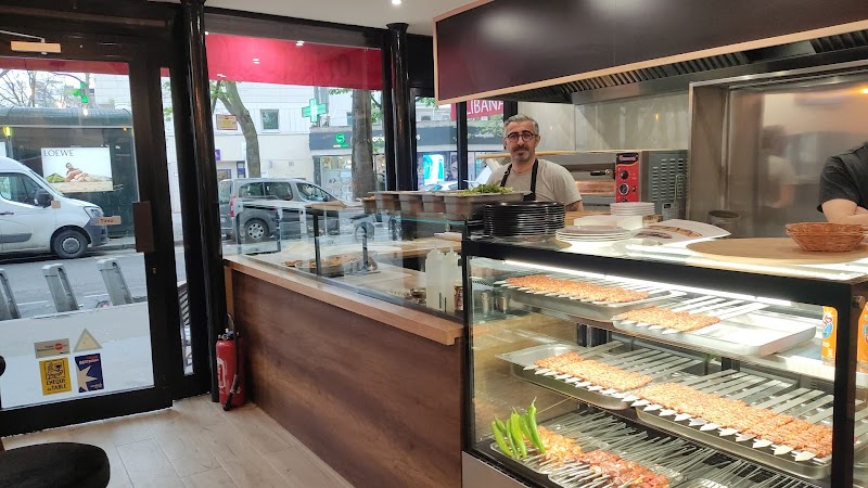 Restaurant Orient dürüm à Paris, France