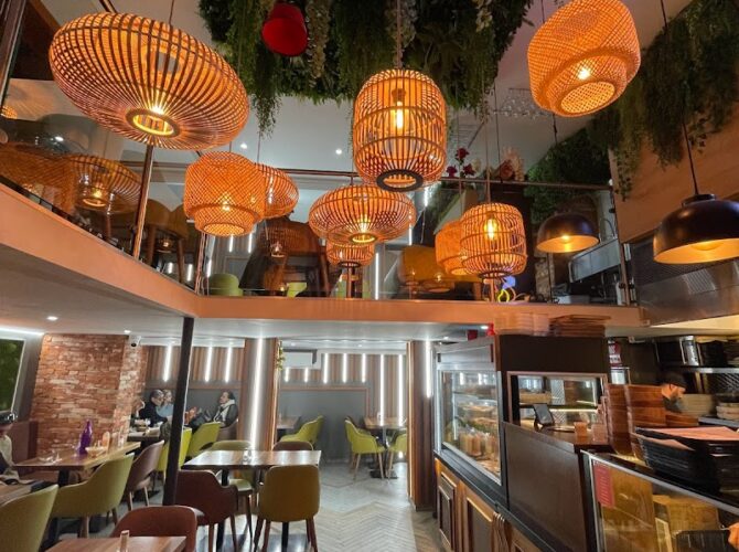 Restaurant Öz Maître Kebabier à Paris, France