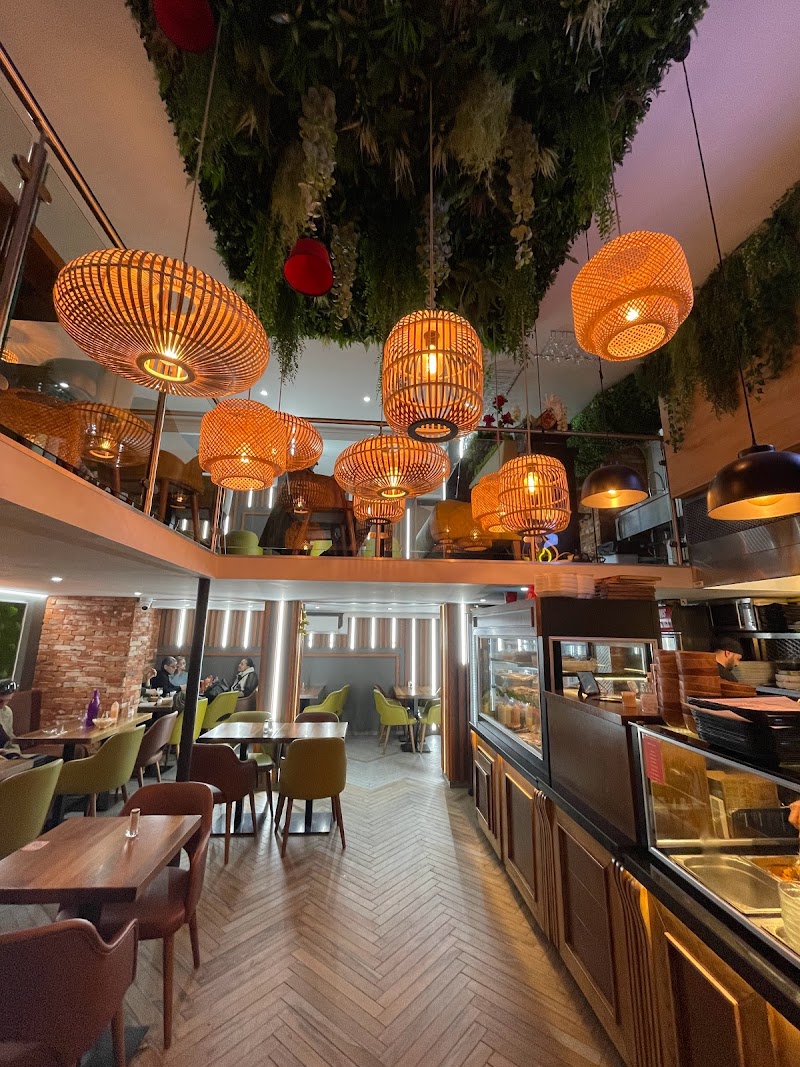 Restaurant Öz Maître Kebabier à Paris, France