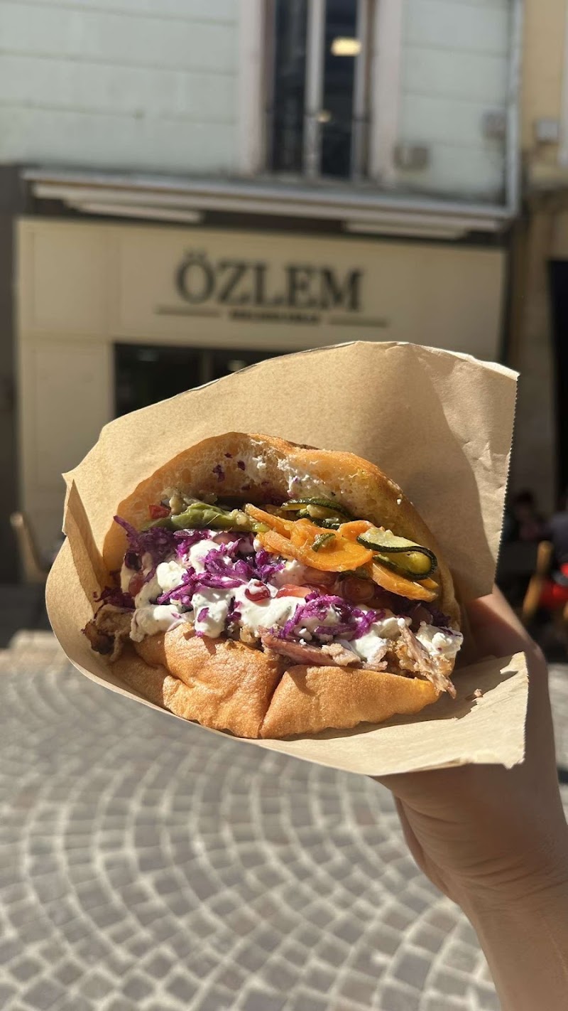 Restaurant Ozlem Berliner Kebab à Martigues, France