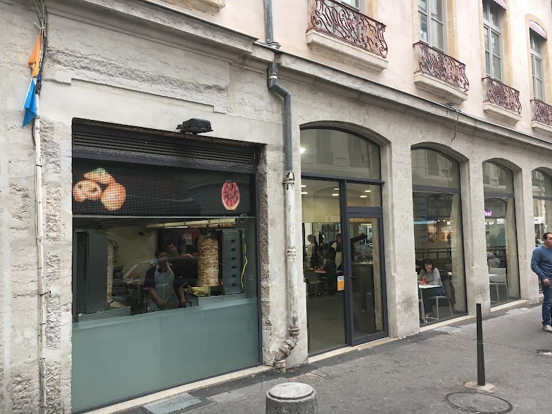 Restaurant Pacha Kebab Fait maison à Lyon, France