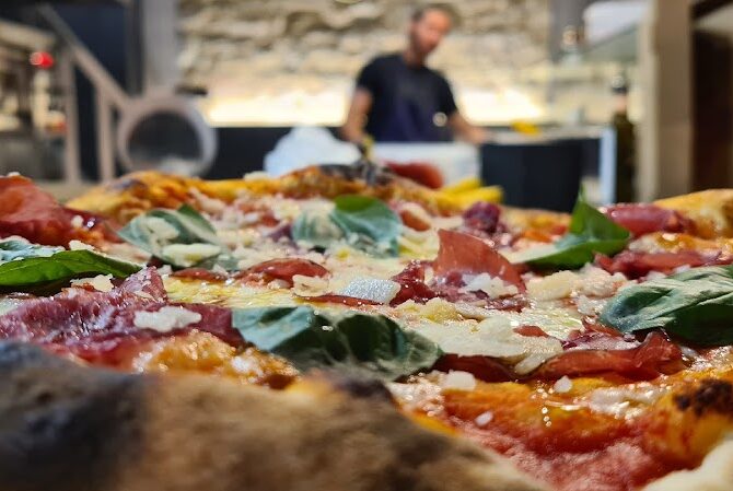 Restaurant Pizza La Belle Vie à Lyon, France