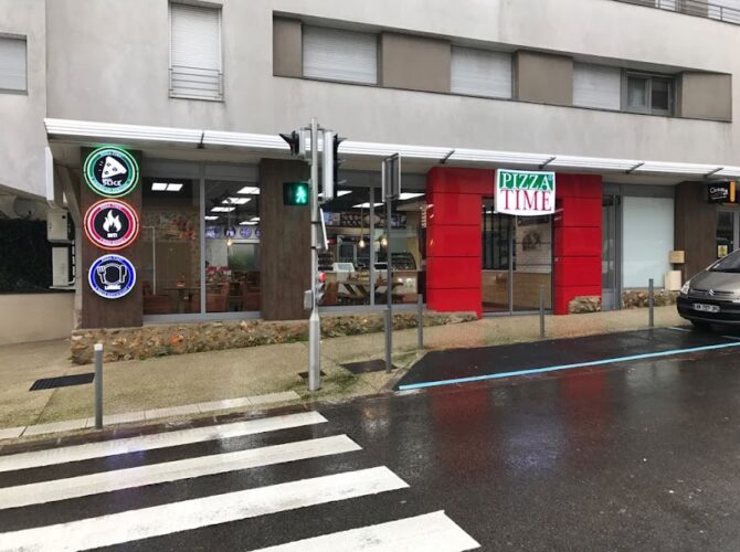 Restaurant Pizza Time à Champs-sur-Marne, France