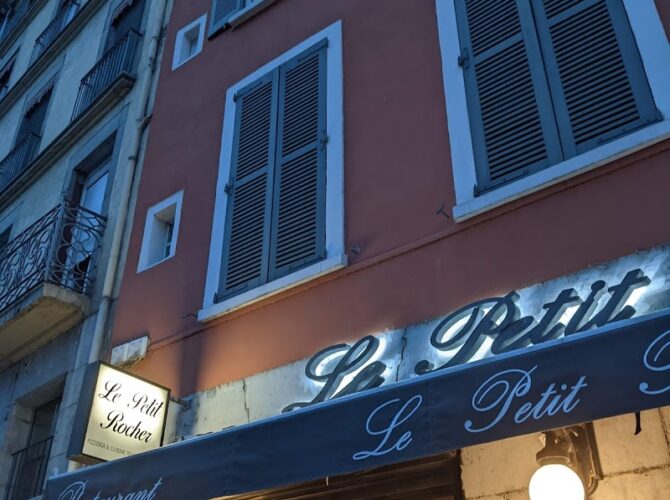 Restaurant Pizzeria Le Petit Rocher à Grenoble, France