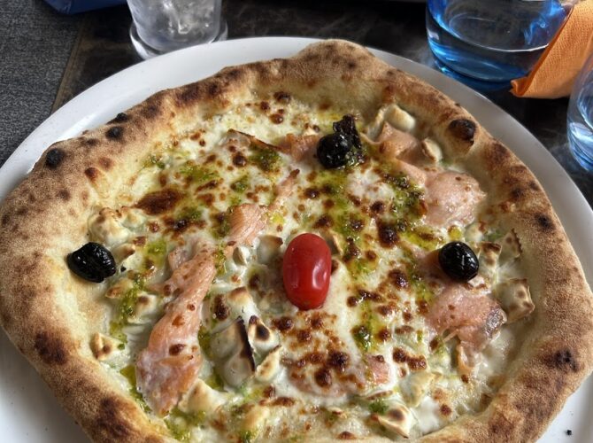 Restaurant Pizzeria Le Petit Rocher à Grenoble, France