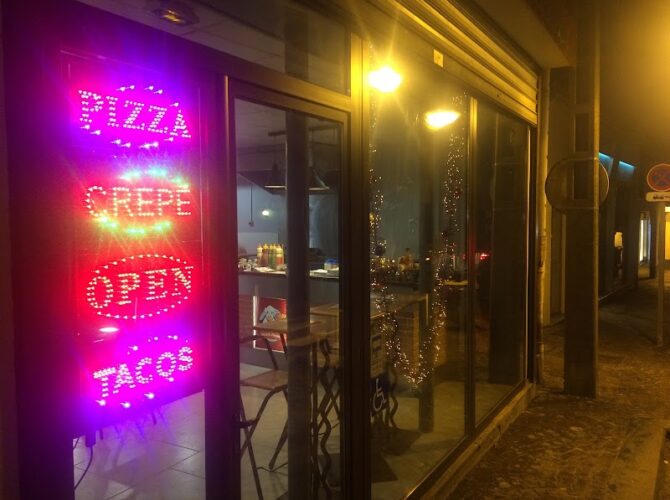 Restaurant Pizzeria Le Pingouin à Pontault-Combault, France