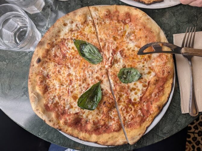 Restaurant Pizzeria Mirabella à Bordeaux, France