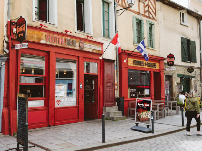 Restaurant POUTINEBROS à Rennes, France