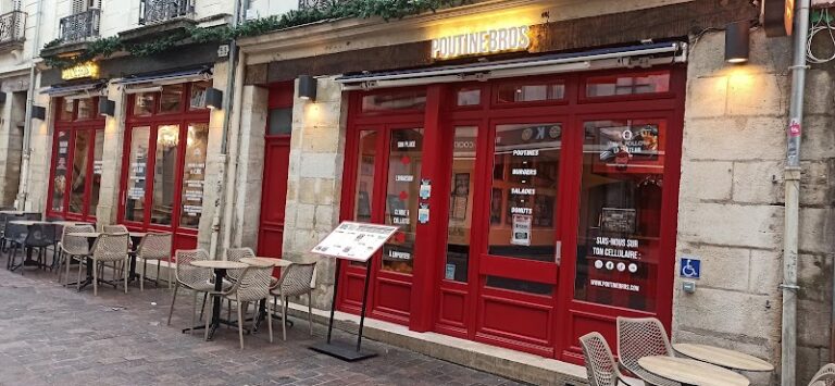 Restaurant POUTINEBROS à Tours, France — photo 1
