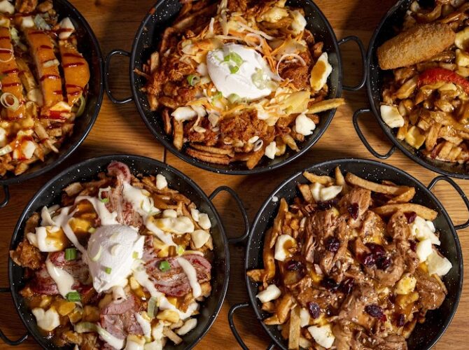 Restaurant POUTINEBROS à Rennes, France