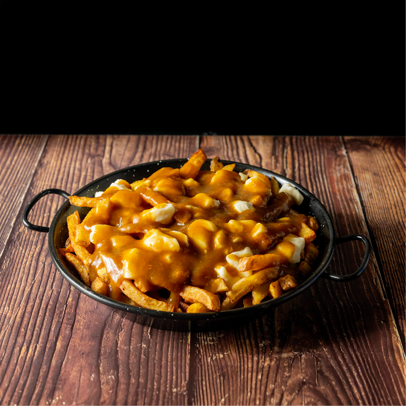 Restaurant POUTINEBROS à Rennes, France