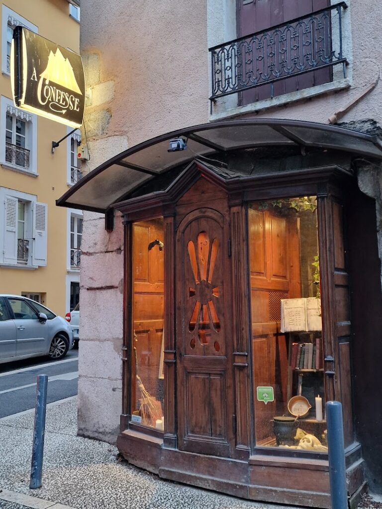 Restaurant A Confesse à Grenoble, France — photo 1