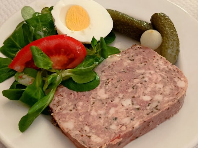 Restaurant de la Croix Blanche à Giat, France