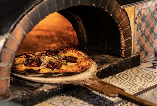 Restaurant La Mona à Bordeaux, France