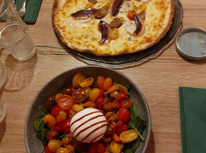 Restaurant La Mona à Bordeaux, France