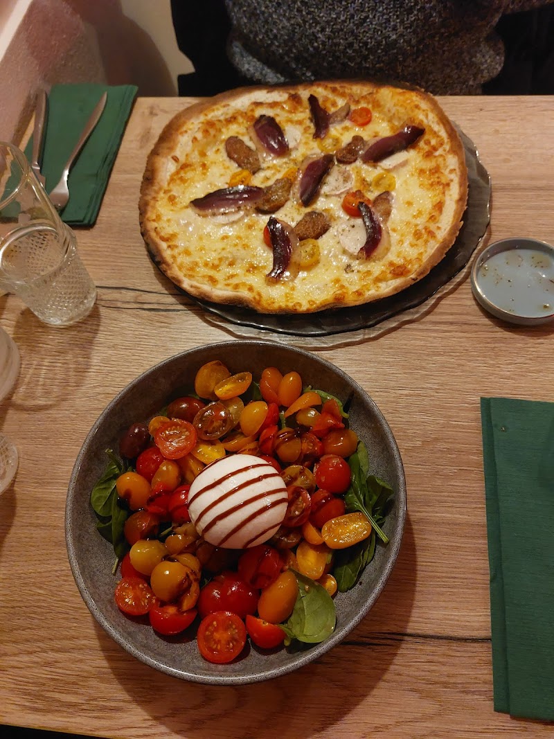 Restaurant La Mona à Bordeaux, France