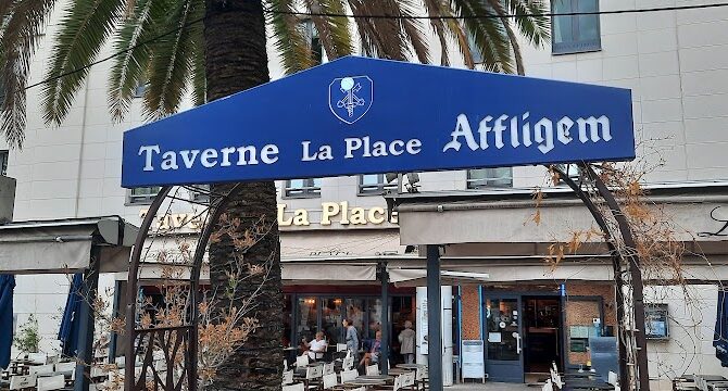 restaurant la place à Toulon, France