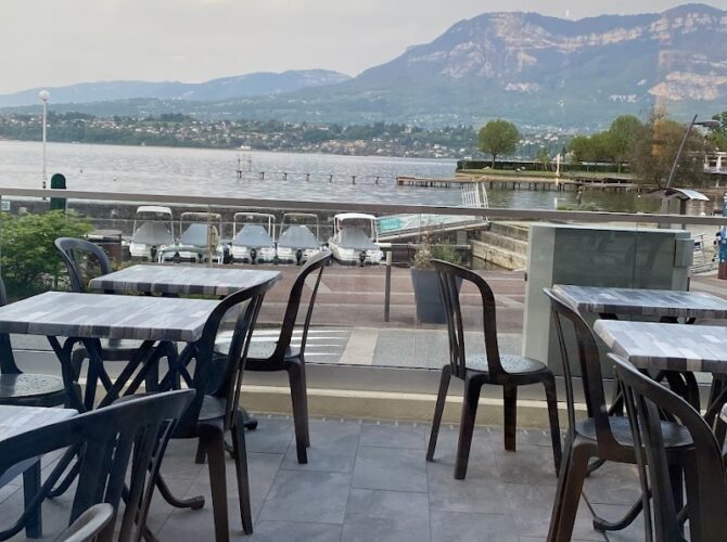 Restaurant Le Calypso à Le Bourget-du-Lac, France