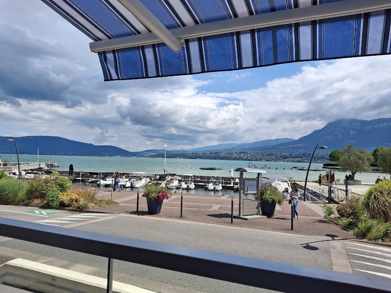Restaurant Le Calypso à Le Bourget-du-Lac, France