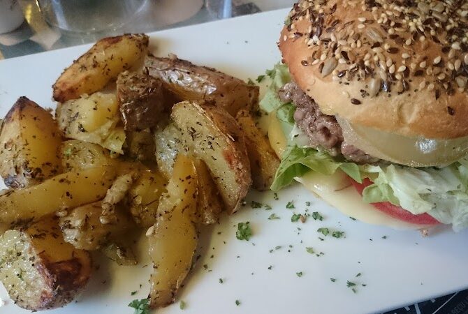 Restaurant le coq hardi à Grenoble, France