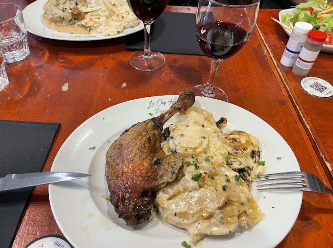 Restaurant le coq hardi à Grenoble, France