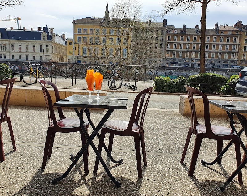 Restaurant Pizzeria La Royale à Grenoble, France