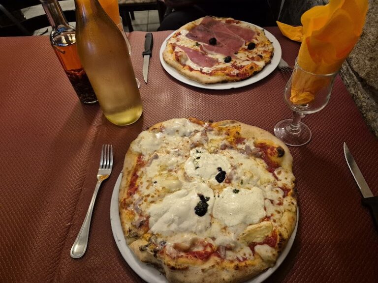 Restaurant Pizzeria La Royale à Grenoble, France — photo 1
