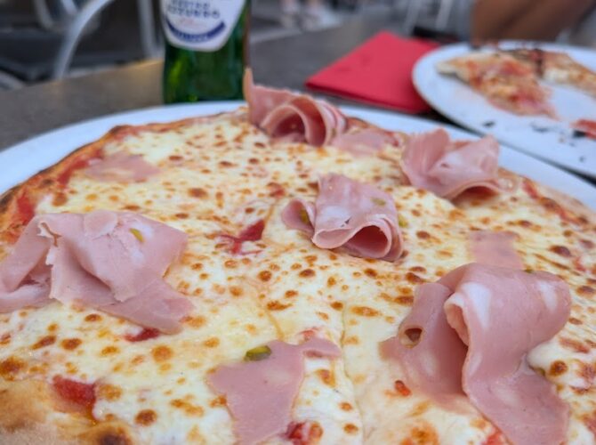 Restaurant-pizzeria Notte E Di à Grenoble, France