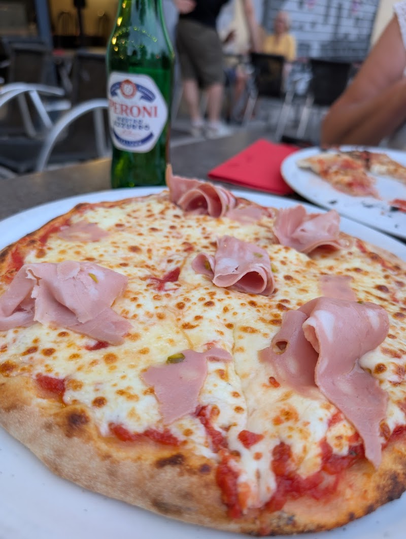 Restaurant-pizzeria Notte E Di à Grenoble, France — photo 2