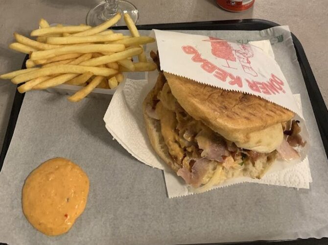 Restaurant RONEY KEBAB à Lyon, France