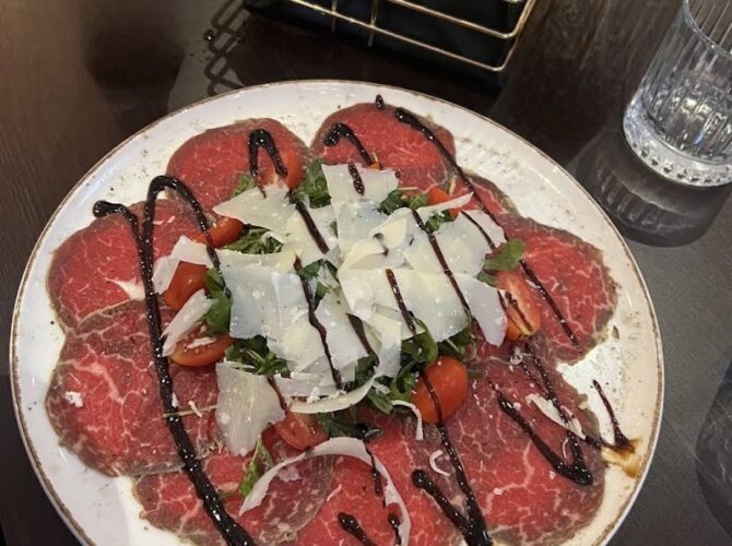 Restaurant Roof Steak House à Fleury-Mérogis, France