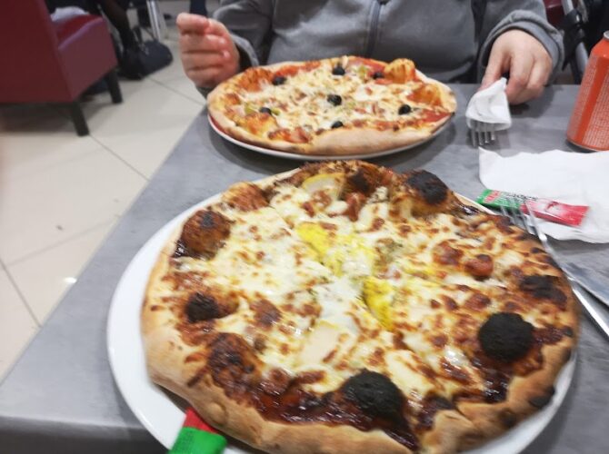 Restaurant Saint Denis Kebab à Saint-Denis-de-l'Hôtel, France