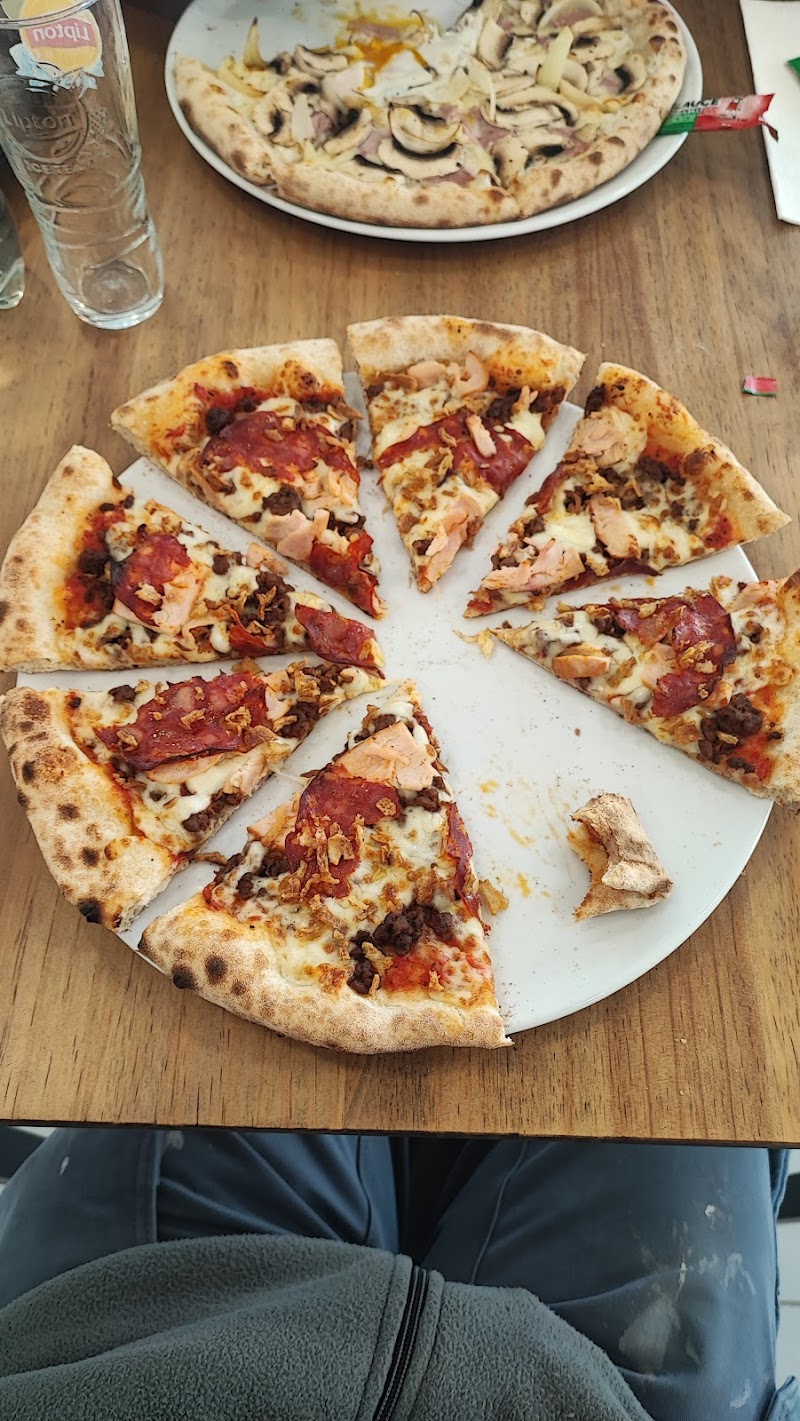 Restaurant SAN-BRIZIO PIZZA à Saint-Brice-Courcelles, France