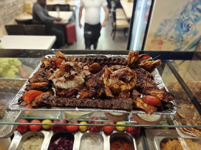 Saray Grill Restaurant Kebab Barbecue à Marseille, France