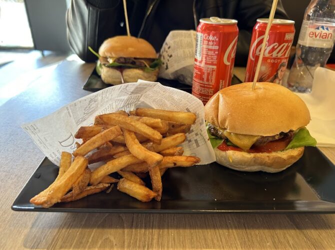 Restaurant Sista Place X Burgers&Bagels (brunch , breakfast lunch and diner) à Lyon, France