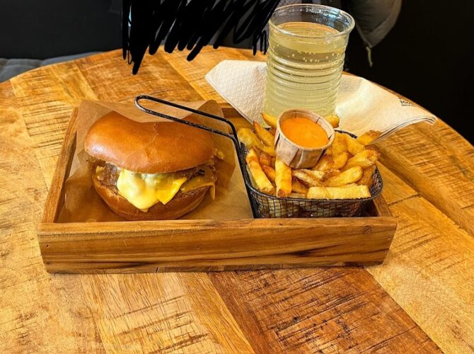 Restaurant Smoké and Fries à Lyon, France