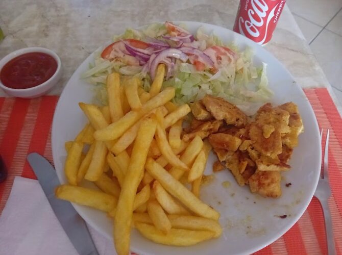 Restaurant St Denis Turquoise Kebab à Saint-Denis-de-l'Hôtel, France