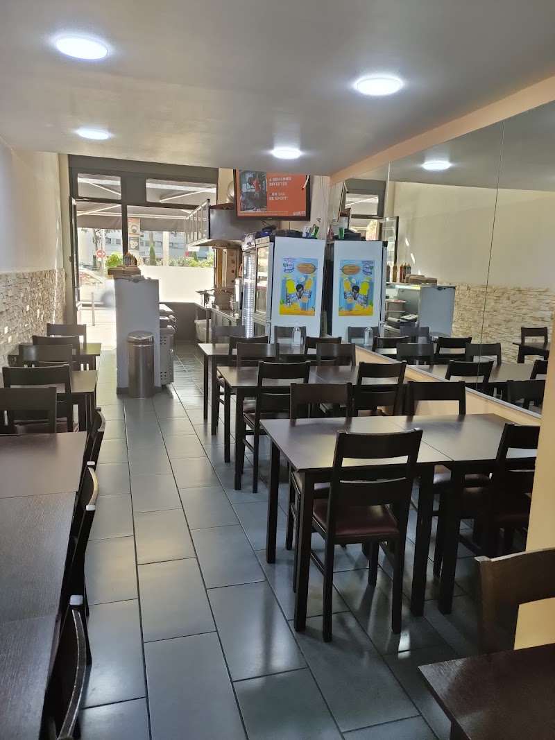 Restaurant Sun Detente à Lyon, France