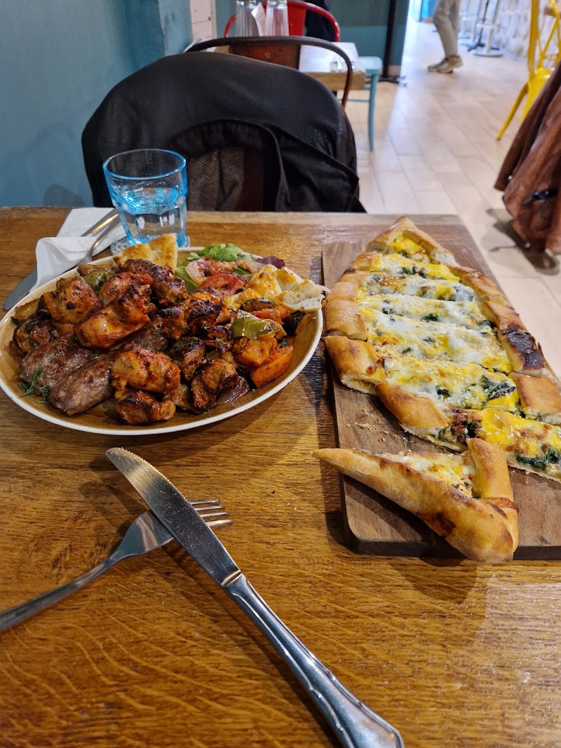 Restaurant Suprême Dürüm à Paris, France