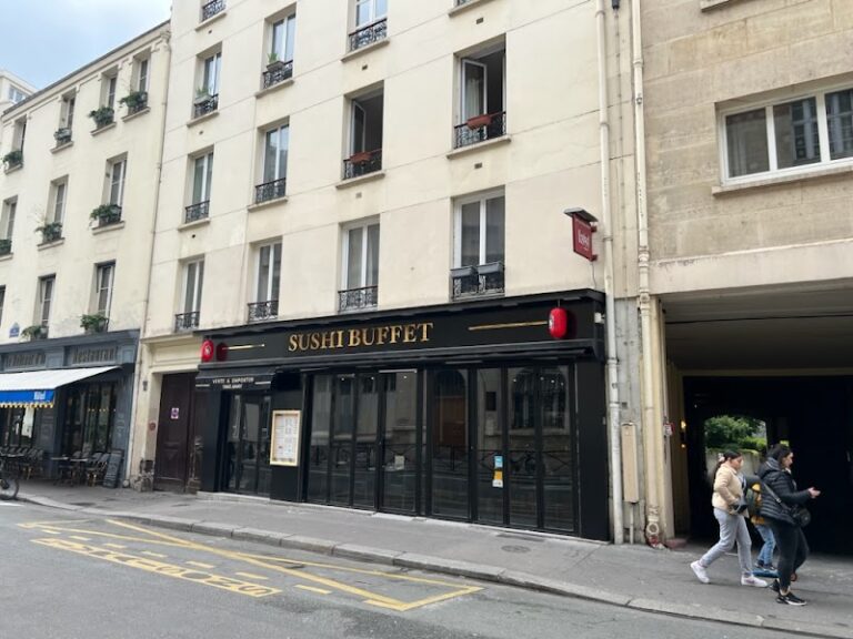 Sushi buffet – Restaurant de sushi Paris 10 à Paris, France — photo 1