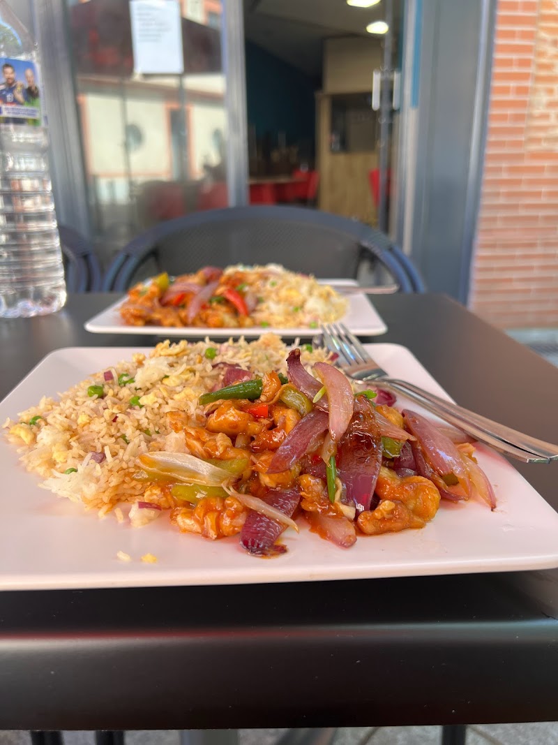 Restaurant SUSHI N WOK BAR à Toulouse, France