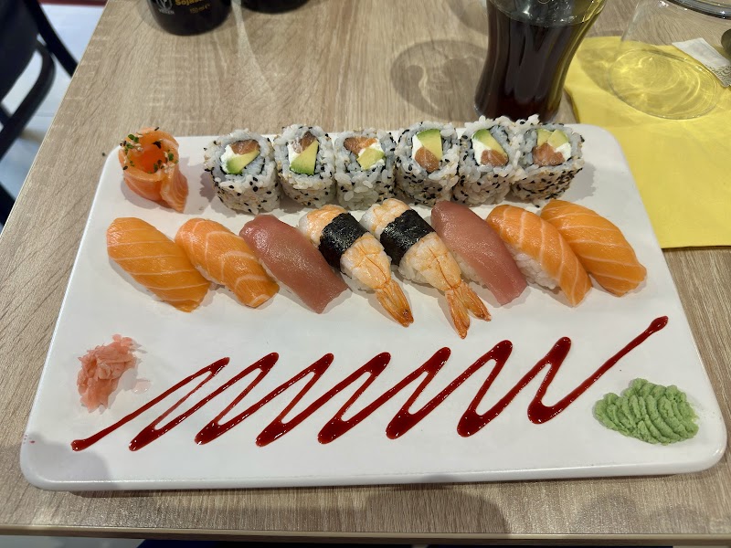 Restaurant SUSHI N WOK BAR à Toulouse, France