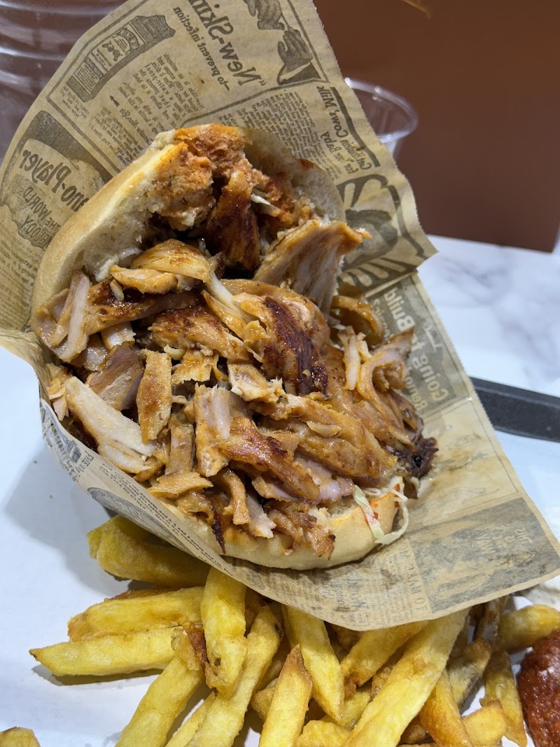 Restaurant Tarboush (Kebab Halal – Grillades au feu de bois – Burgers) à Paris, France