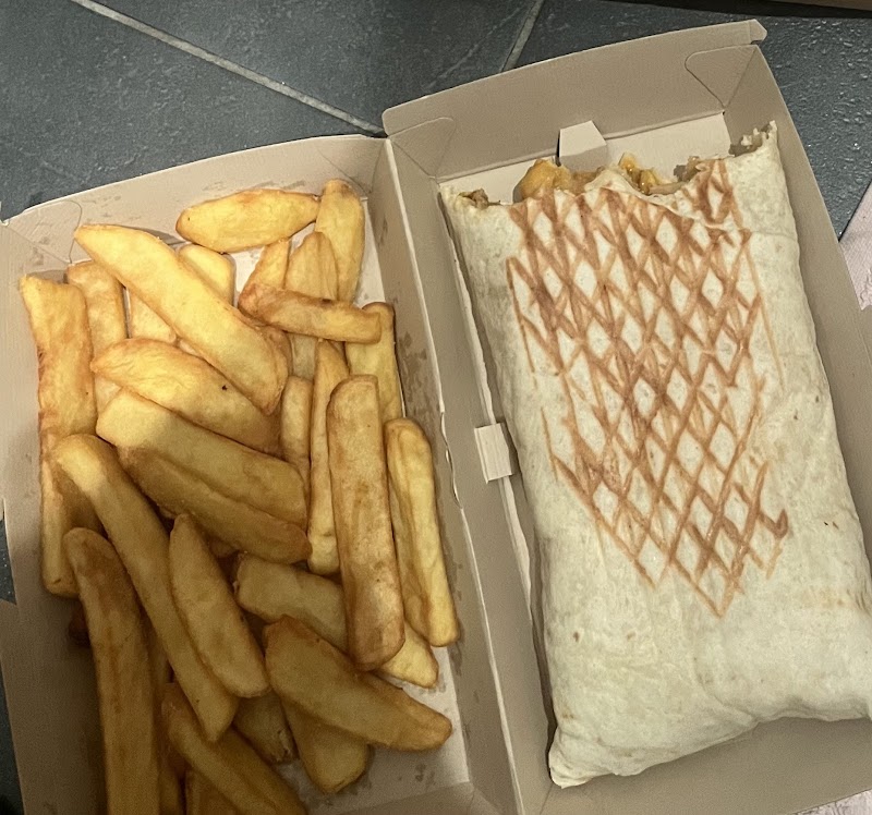 Restaurant Team Food Chicken à Brest, France