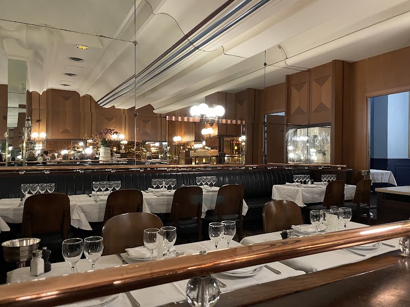 Restaurant Terminus Nord à Paris, France