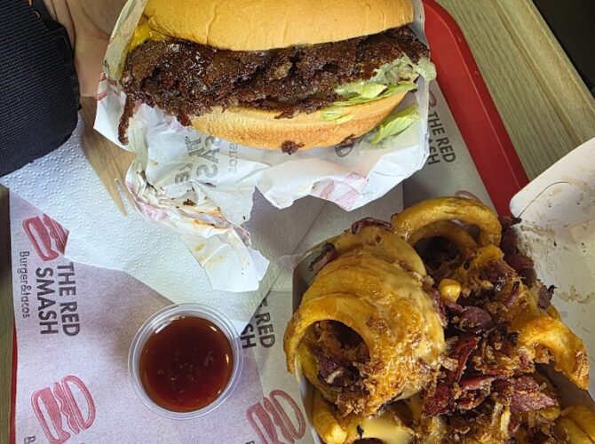 Restaurant The red Smash burgers et tacos-reims à Reims, France